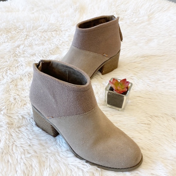 TOMS Lacy Taupe Suede Leather Heel Ankle Bootie Women’s 7 - Picture 8 of 9